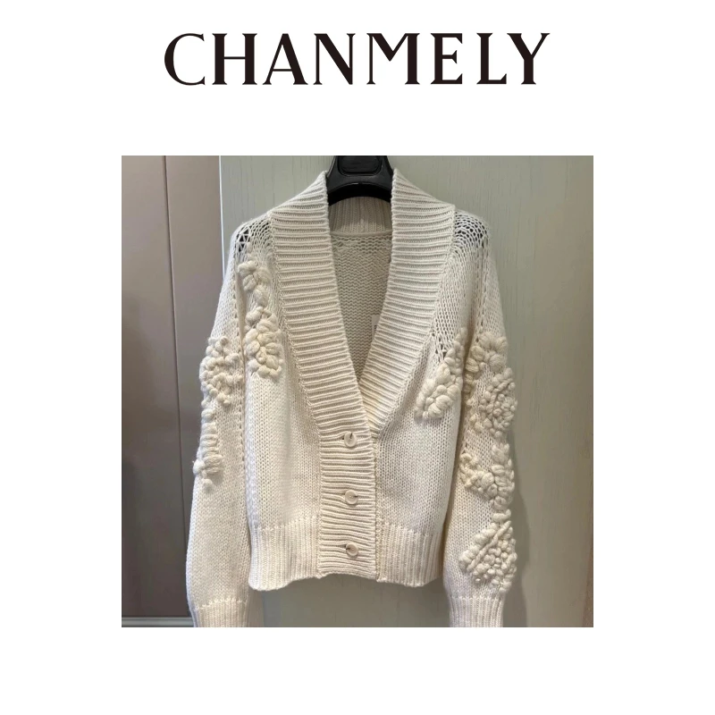 【CHANMITY】 “匠心镂空织艺”优雅V领勾花袖针织衫外套0241078