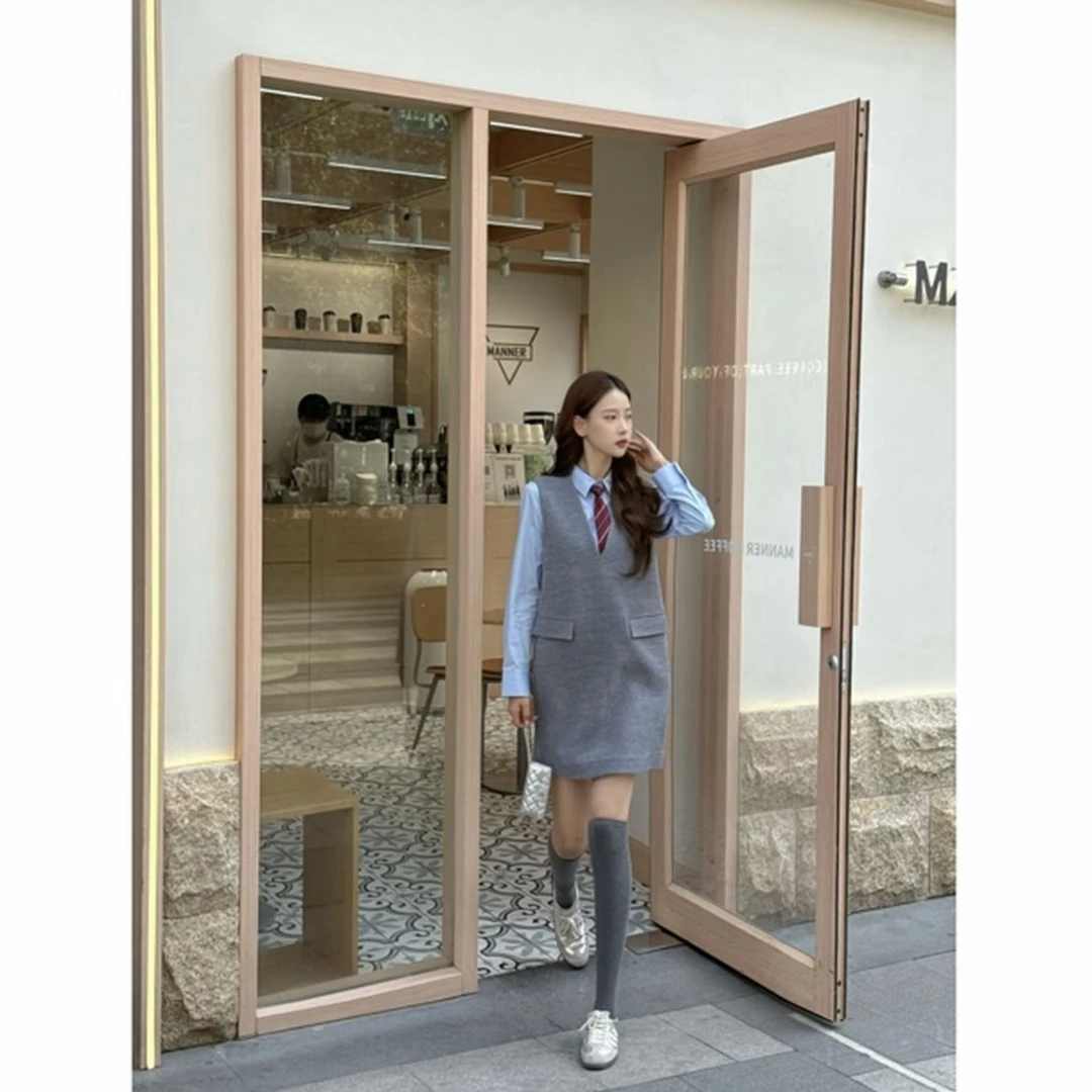 GIRDEAR/哥弟早秋新款百搭老钱风女装松弛感V领无袖连衣裙150022