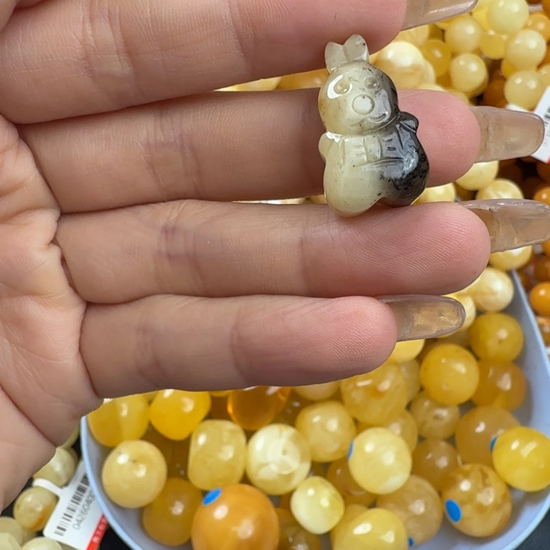 琥珀未镶嵌珠宝奇石
