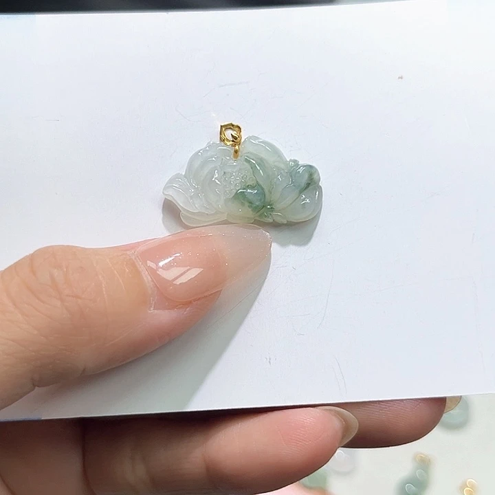 颈饰18K金镶嵌翡翠