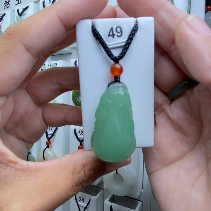 糖***糖石英质玉未镶嵌颈饰