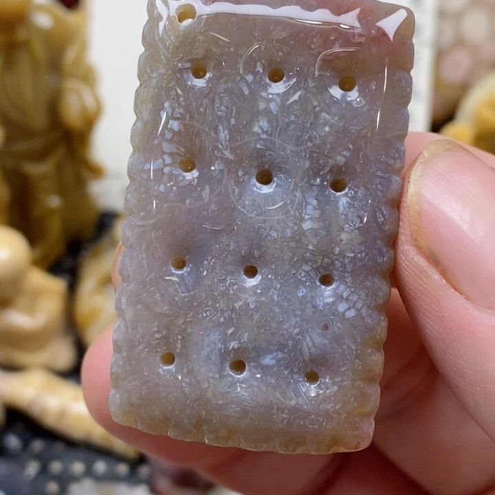 颈饰未镶嵌硅化珊瑚（珊瑚玉）