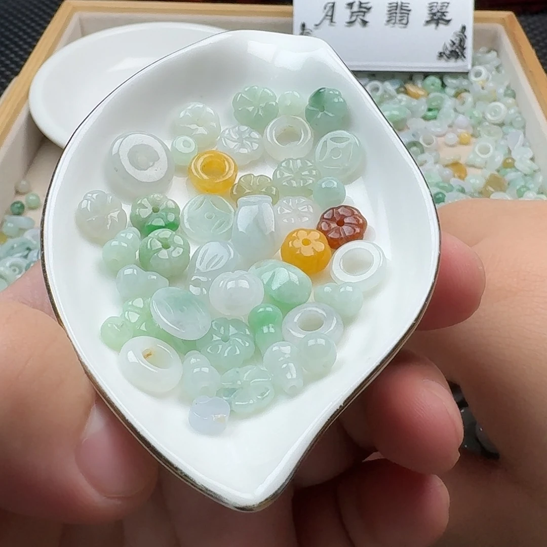 开***心翡翠挂件未镶嵌翡翠