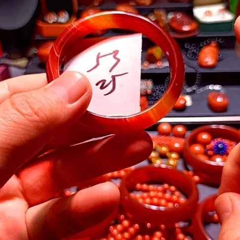 玛瑙/玉髓手镯未镶嵌