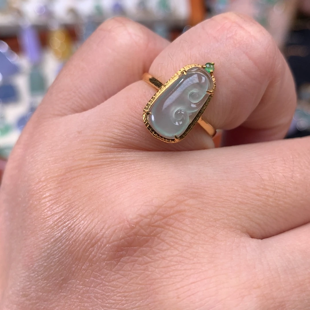 18K金镶嵌戒指翡翠如意戒指