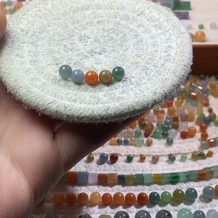 翡翠散珠未镶嵌定制翡翠卡7+，一组