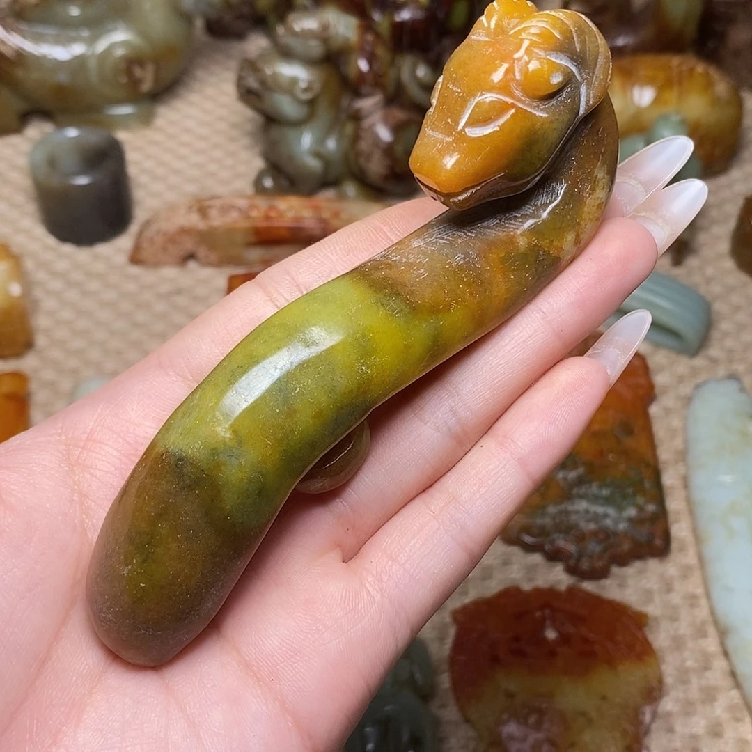 未镶嵌蛇纹石玉颈饰