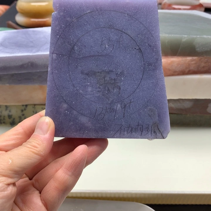 我***路石英质玉未镶嵌手镯