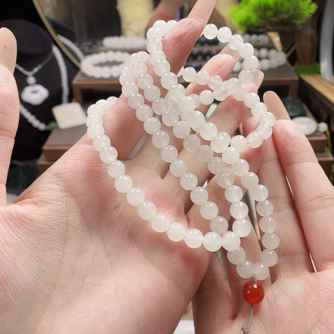 石英质玉（金丝玉）未镶嵌颈饰（**）