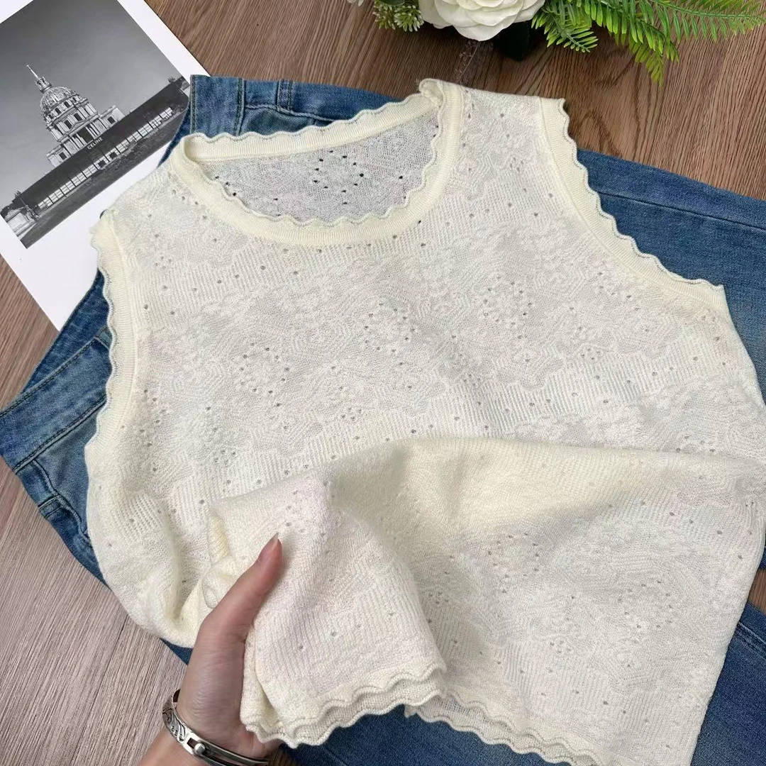 泡芙背心」法式小花边~好软糯！高级感立体提花背心针织衫Y6821米
