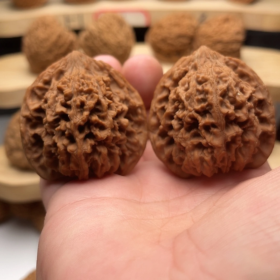 文玩核桃吊坠45百花山