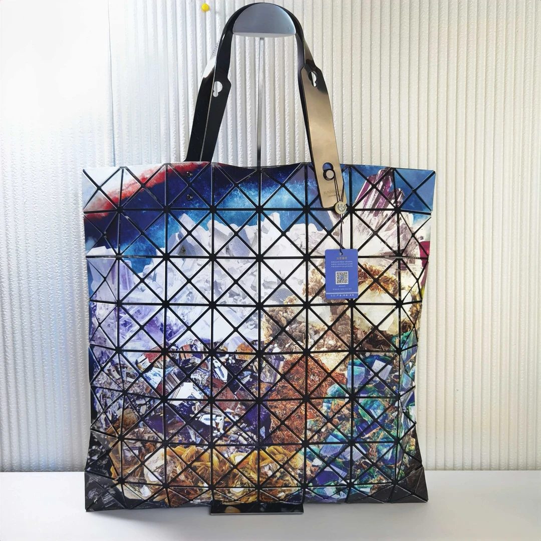 95新 Issey Miyake/三宅一生 Issey Miyake三宅一生8格涂鸦包