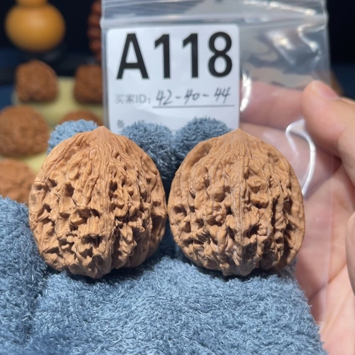 文玩核桃把件堂上虎头42全品