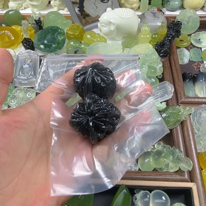 岫玉未镶嵌吊坠(不含链)芒*。