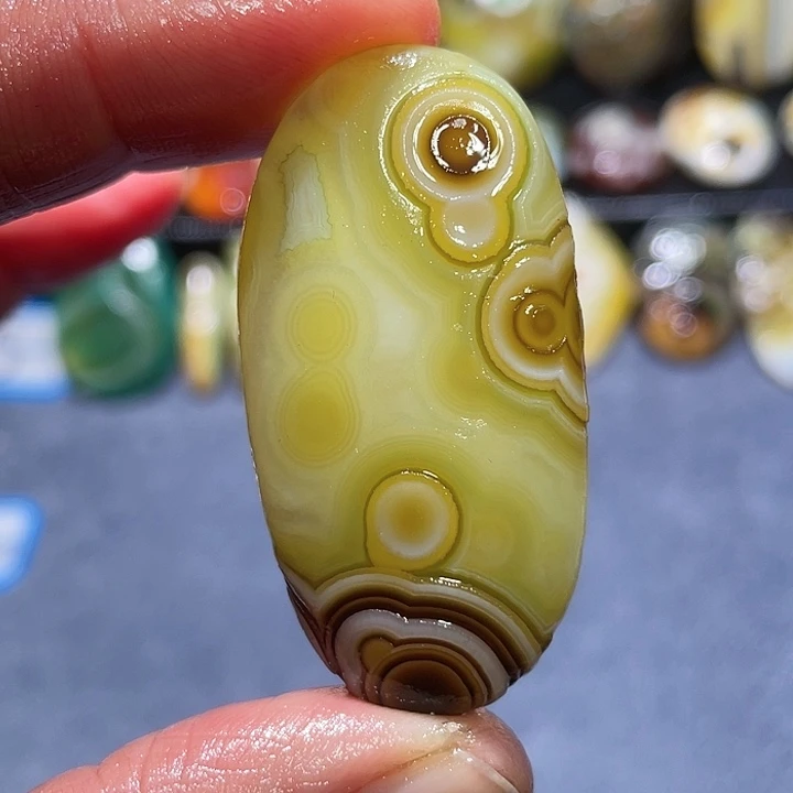 玛瑙/玉髓未镶嵌珠宝奇石