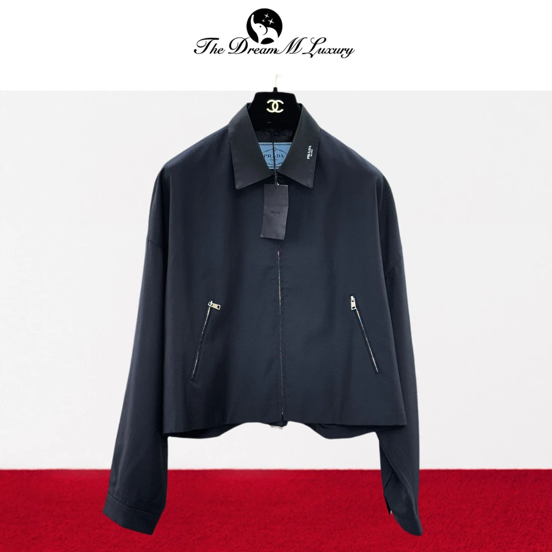 99新 Prada/普拉达 40码深蓝色短款外套