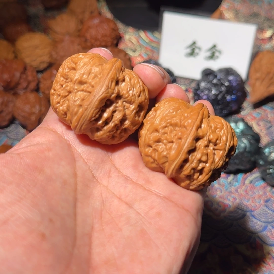 文玩核桃把件1452平谷元宝，尺寸38.5 43 37