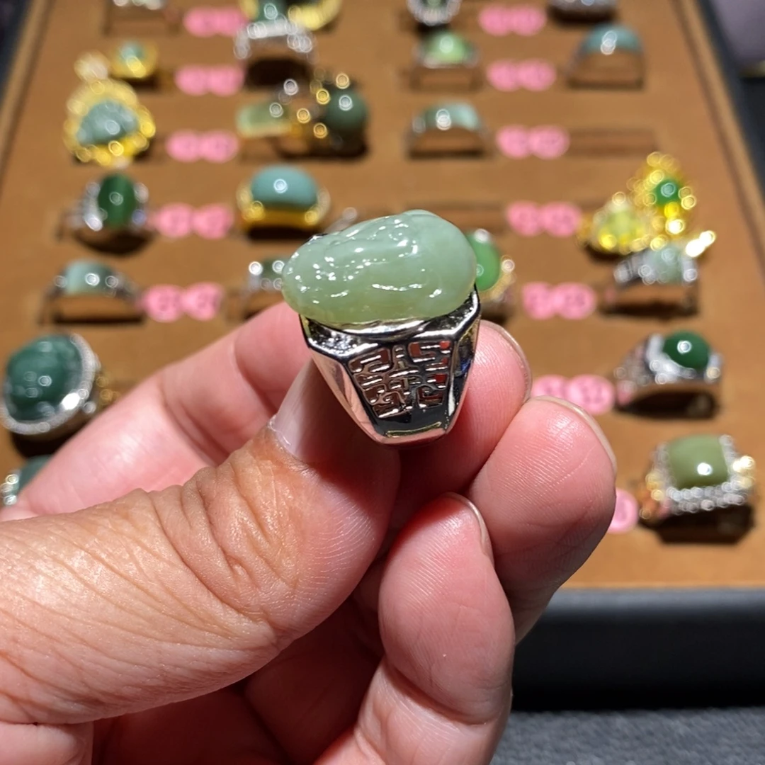 和田玉未镶嵌戒指