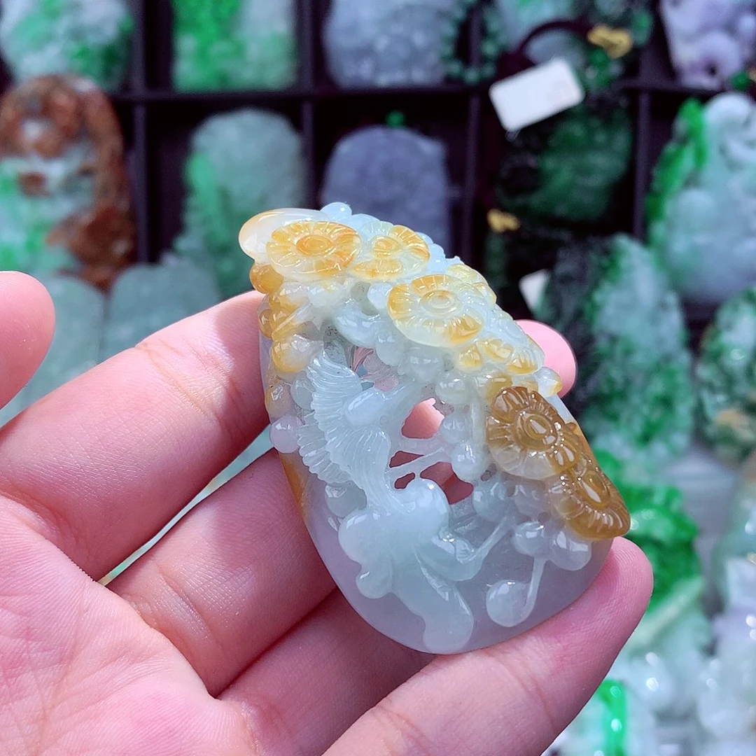 翡翠未镶嵌颈饰挂件