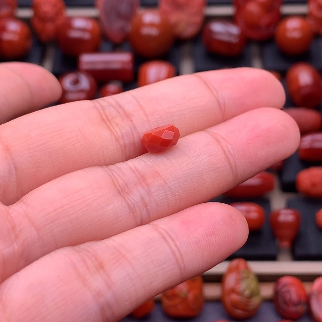 南红玛瑙未镶嵌川料原矿无相隔片7.9mm
