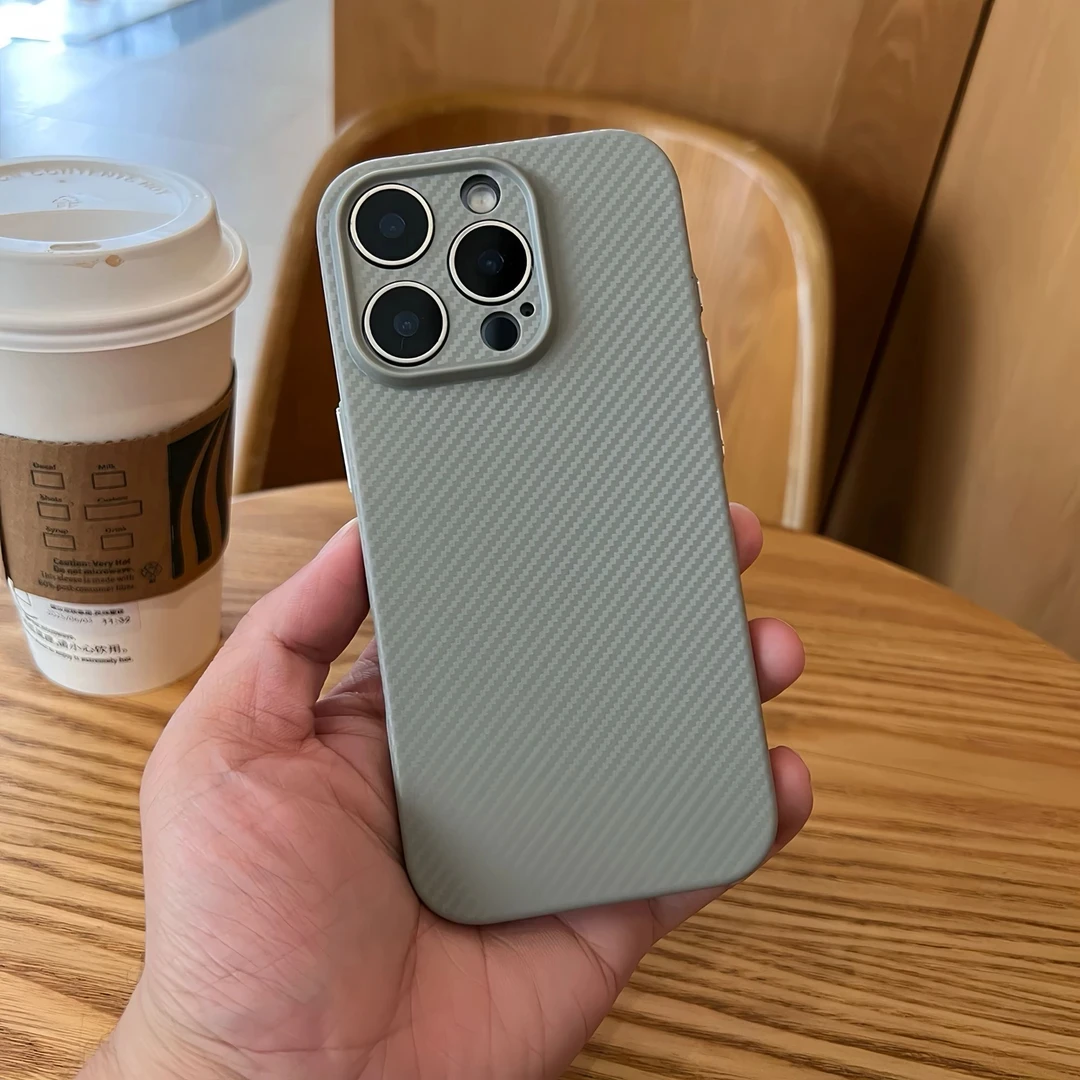 奥菲顿超薄碳纤维纹适用iPhone15/16pronax手机壳苹果14/13磨砂12