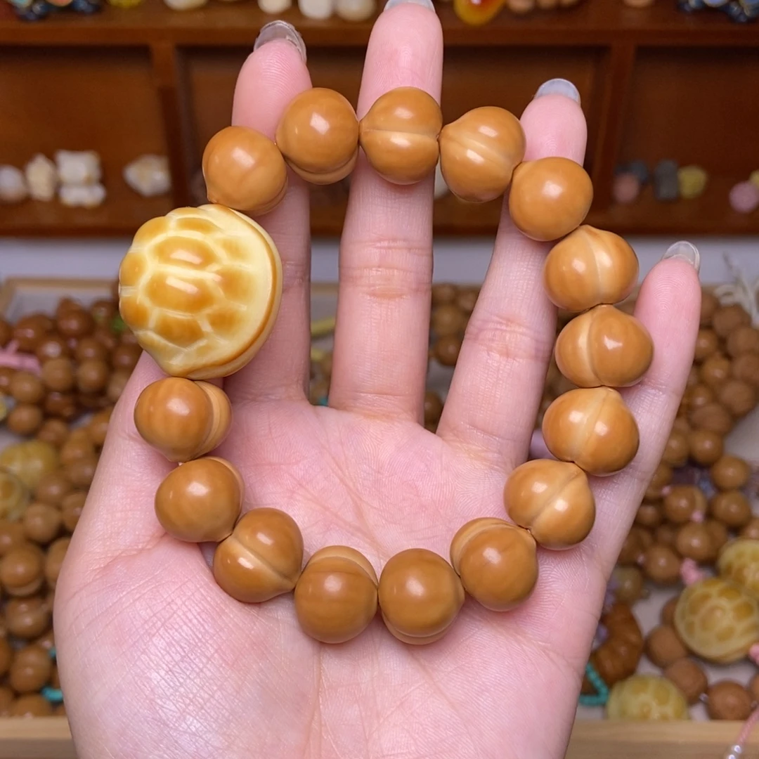 猴头核桃吊坠富甲柯基