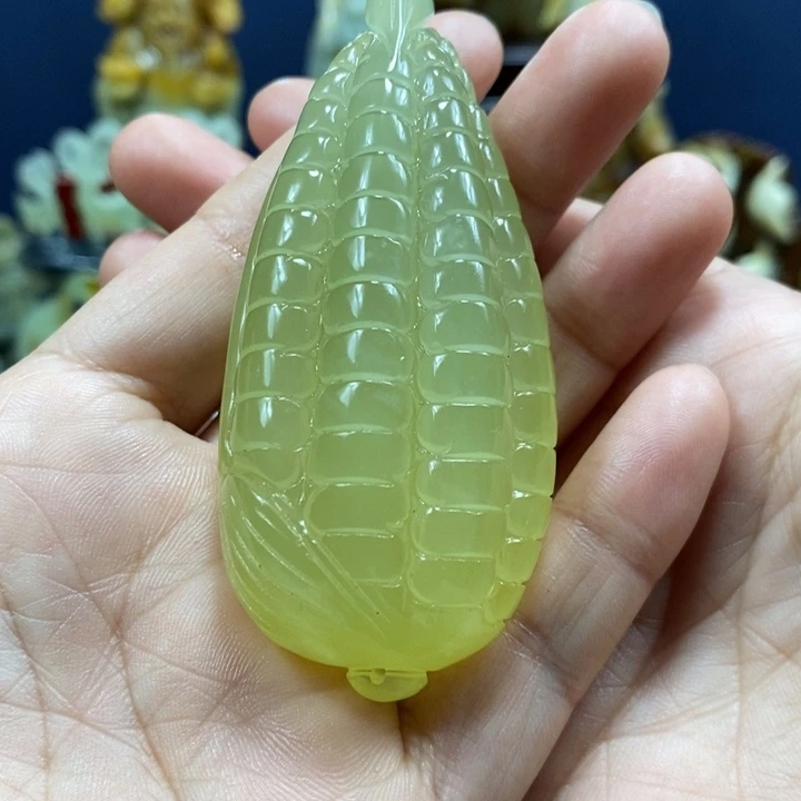 未镶嵌蛇纹石玉珠宝奇石