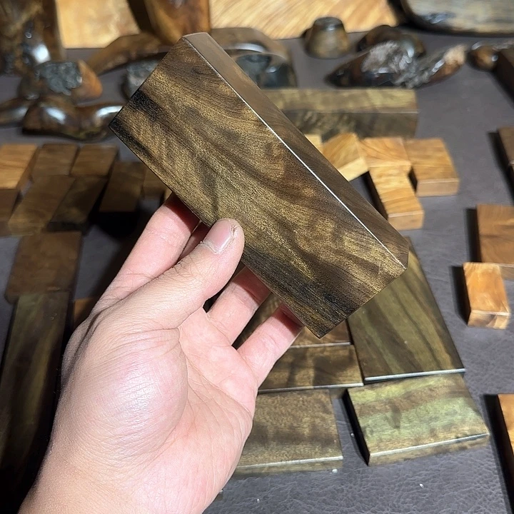 我***下阴沉木直播间一物一拍截图