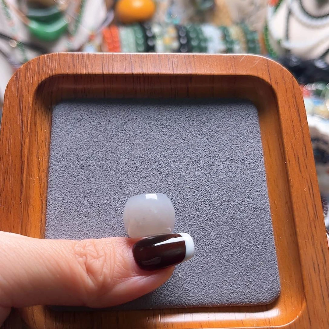 和田玉颈饰未镶嵌望**人