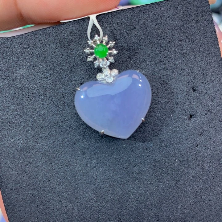 翡翠挂件18K金镶嵌翡翠