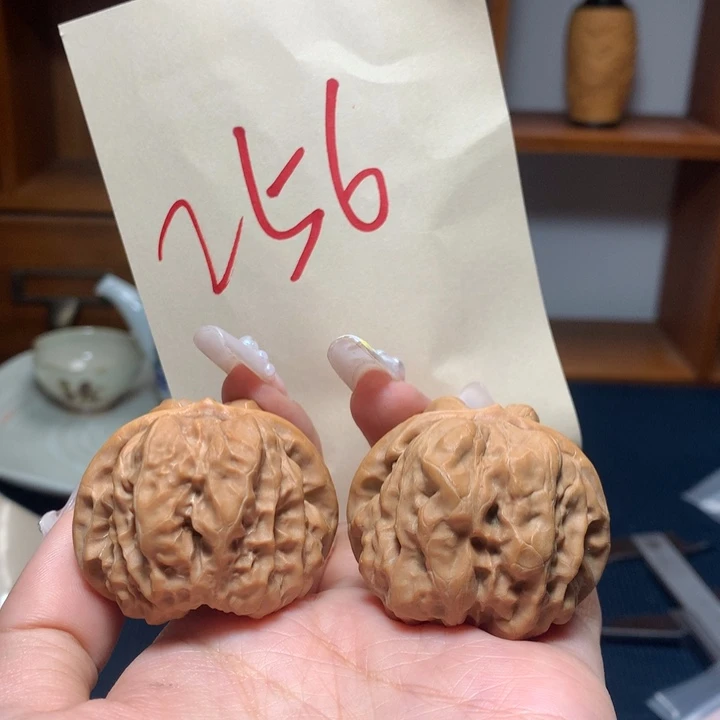 一***红吊坠文玩核桃蛤蟆