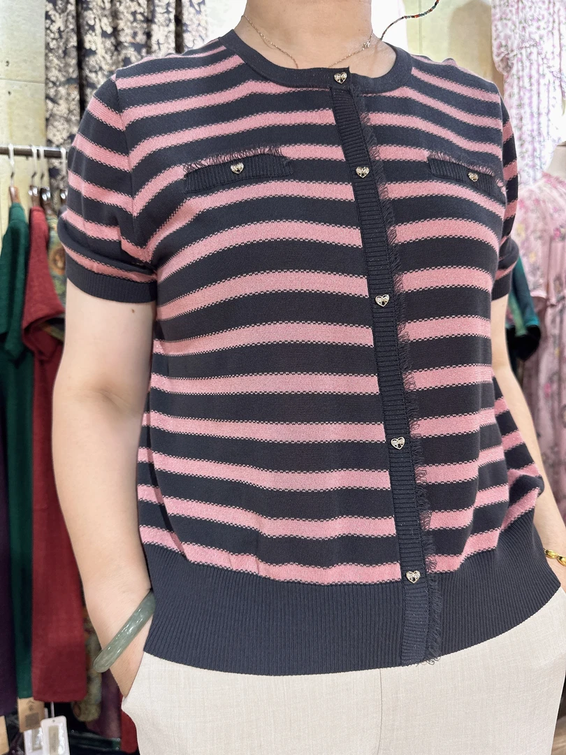 条纹圆领休闲风时尚中老年女装天丝上衣