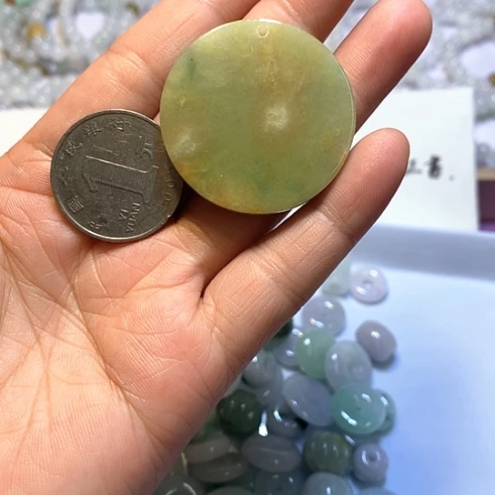 翡翠未镶嵌颈饰吊坠