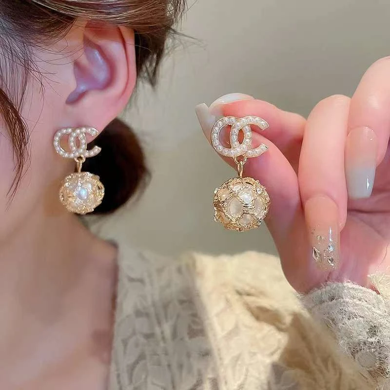 铜合金耳饰 字母耳环高级感气质森系仙法式小众精致优雅耳饰-Q