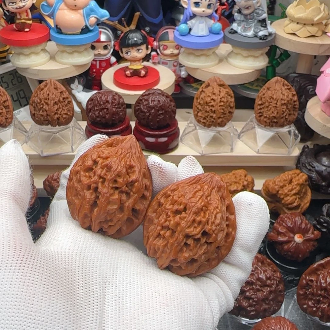 文玩核桃吊坠38大姑石