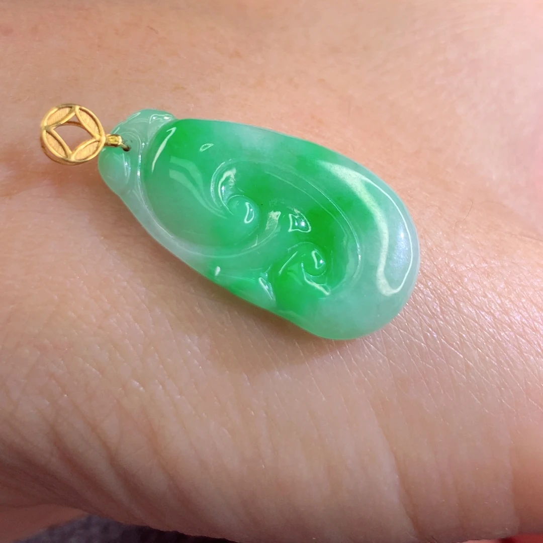 翡翠18K金镶嵌颈饰翡翠