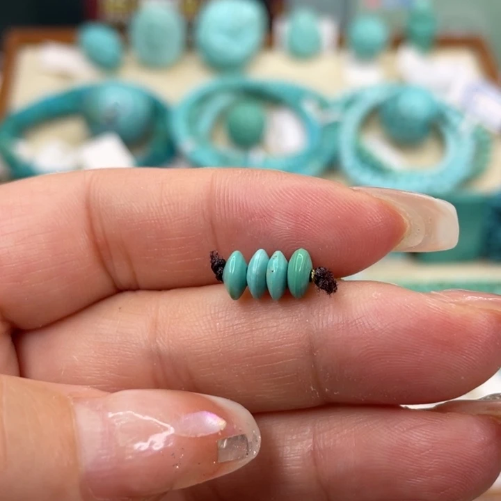 绿松石未镶嵌挂件