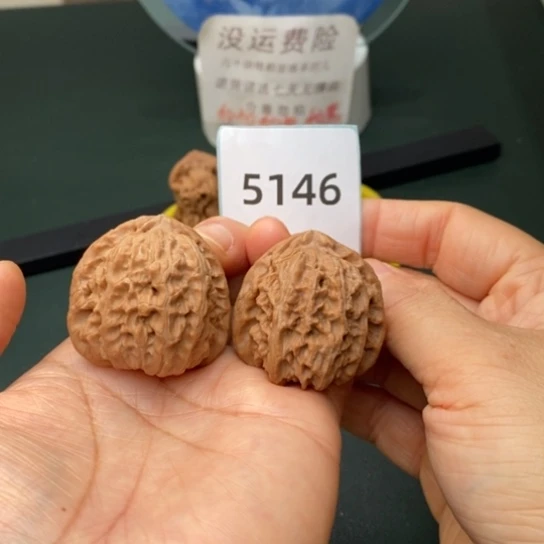 把件文玩核桃37三角白5146