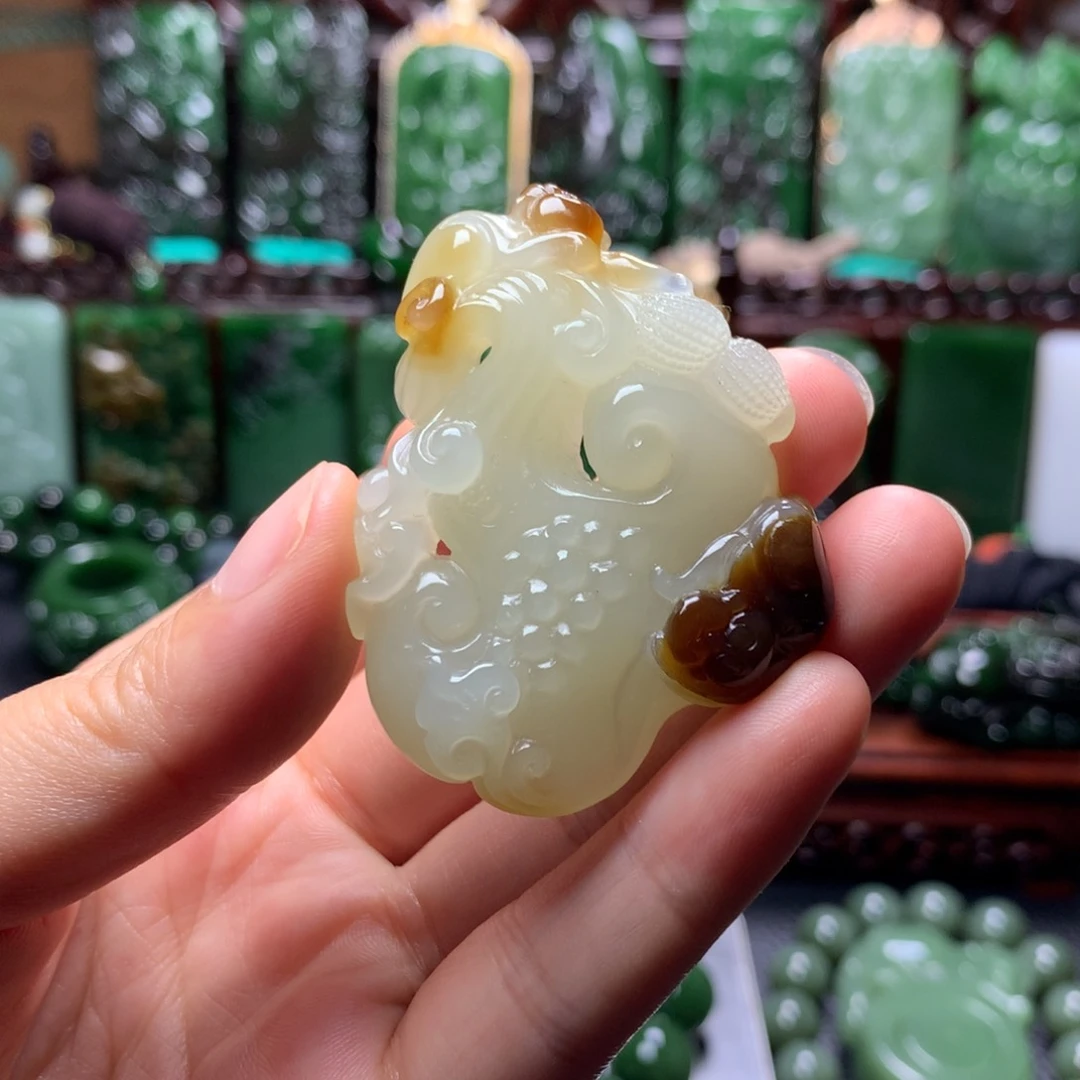 和田玉未镶嵌颈饰