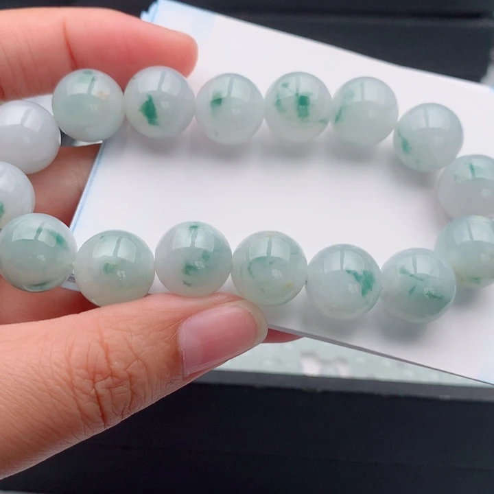 如***你翡翠未镶嵌手链多样性