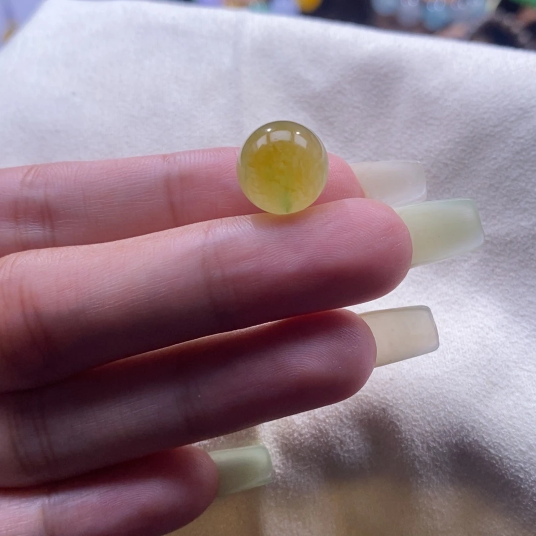 翡翠未镶嵌颈饰冰黄飘绿珠卡12.3