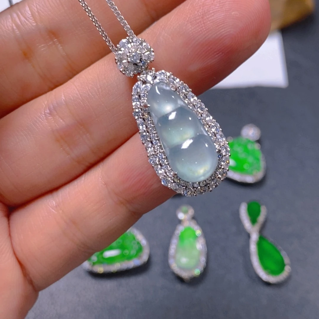 翡翠未镶嵌颈饰