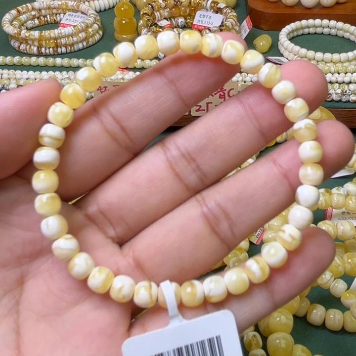 蜜蜡未镶嵌珠宝奇石
