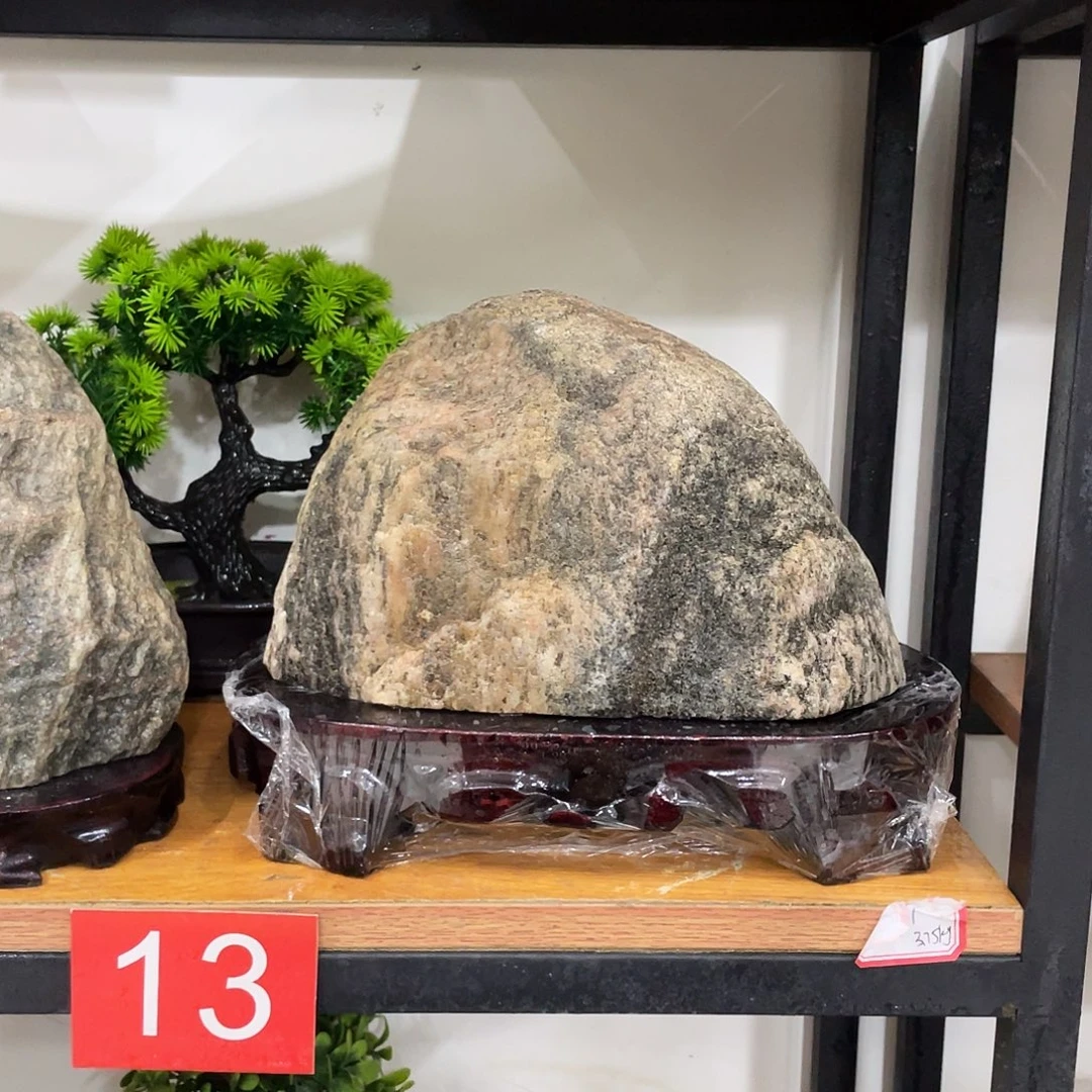 雨***。石材靠山石平安石摆件