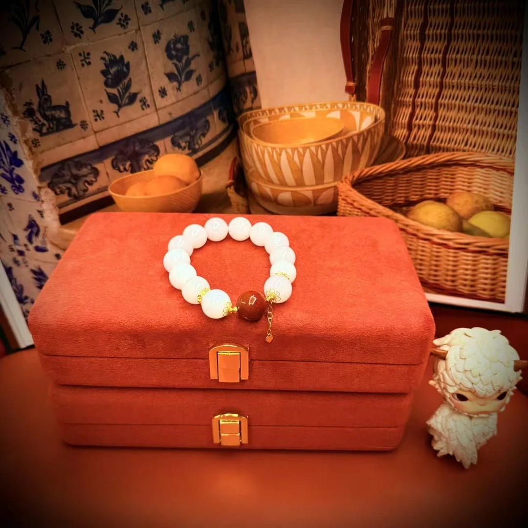 壹屿珠宝     110212    18 K金配件和田玉传世级手饰