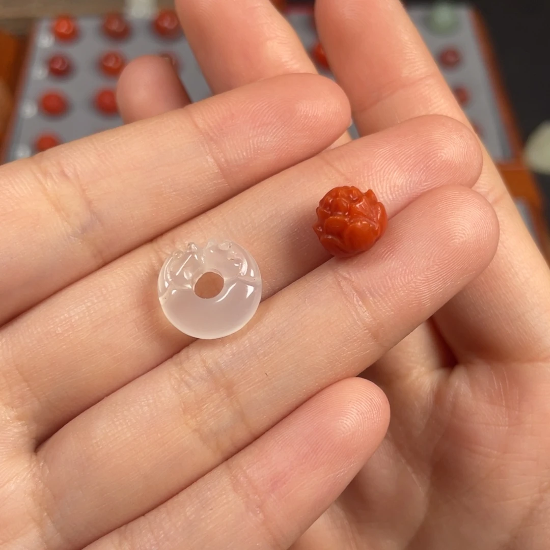 南红玛瑙龙扣蓝绿色线圈红顶珠未镶嵌小***.