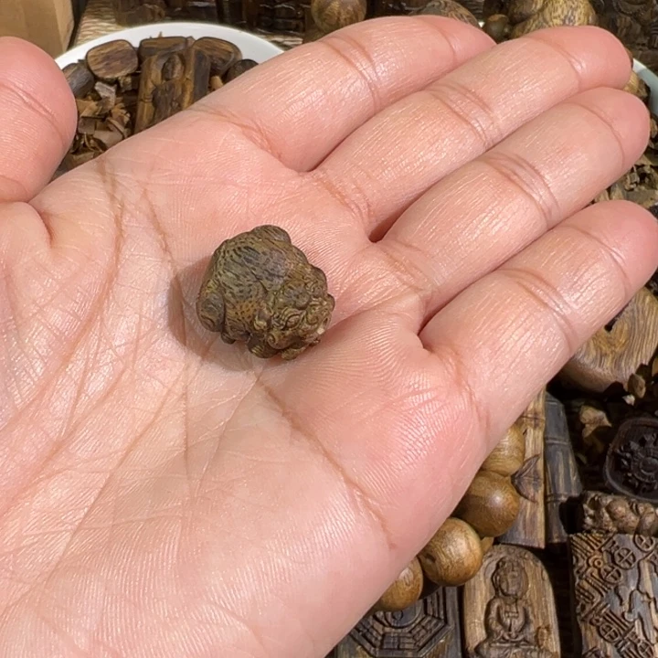 沉香沉香碎屑棋楠沉香雕刻牌