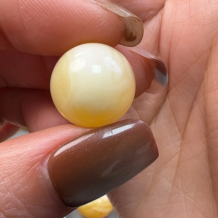 蜜蜡未镶嵌珠宝奇石