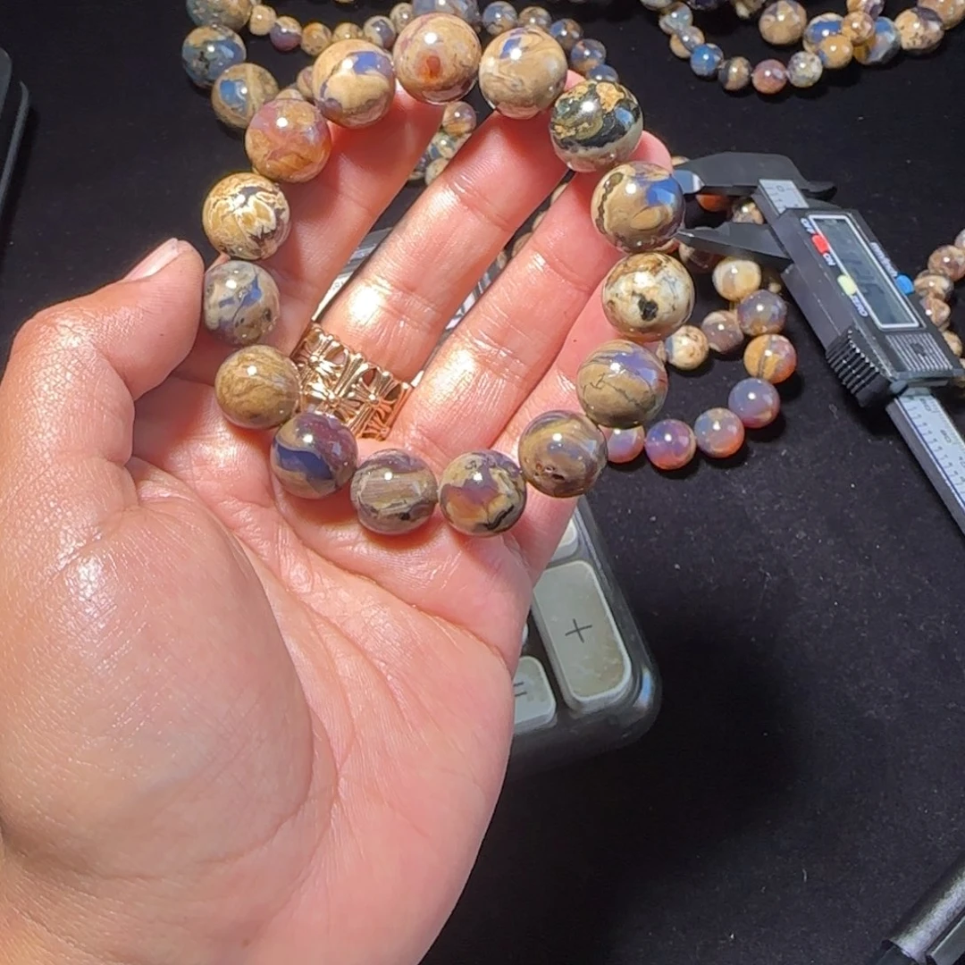 琥珀未镶嵌裸石琥珀