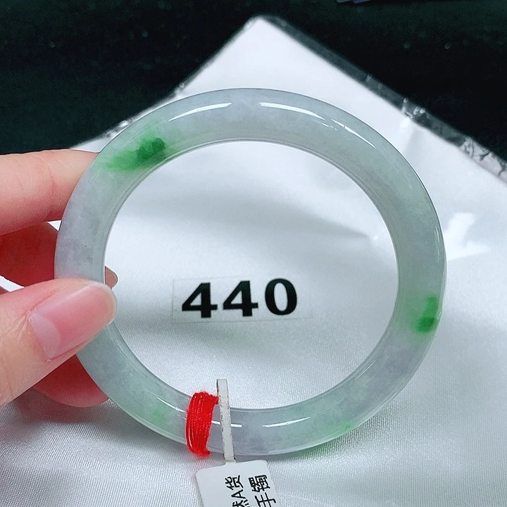 翡翠未镶嵌手镯（圆镯）
